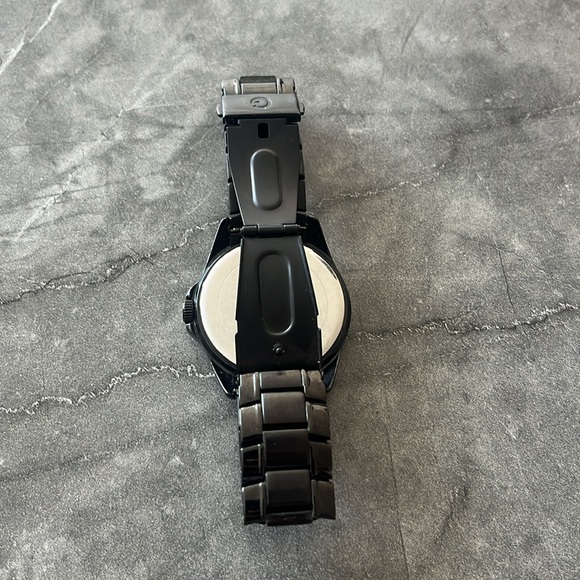 Men’s Guess Watch - Picture 3 of 5